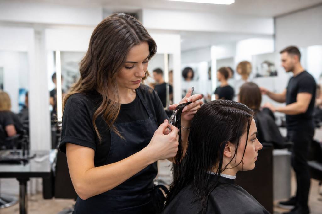 École de coiffure paris coupe gratuite : où trouver les meilleures adresses pour une coupe à prix réduit